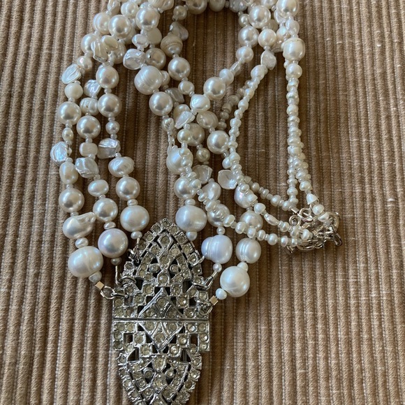NWT Triple Strand Freshwater Pearl Necklace w Vintage Repurposed Pendant - Picture 2 of 6